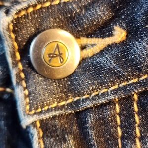 Aura by Wrangler Jeans